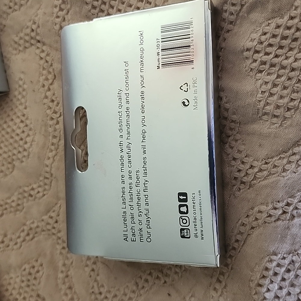 Eyelashes - Picture 2 of 2
